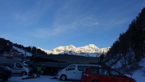 Schatten am Ende eines tollen Ski-Erlebnisses  